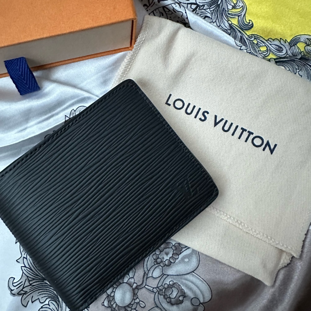 NWT LOUIS VUITTON Multiple Wallet Black Epi